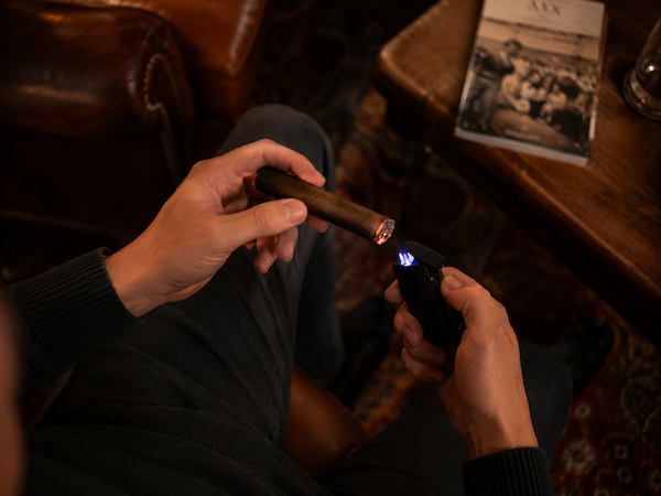 Torch lighter, the everyday practical choice for cigar smokers